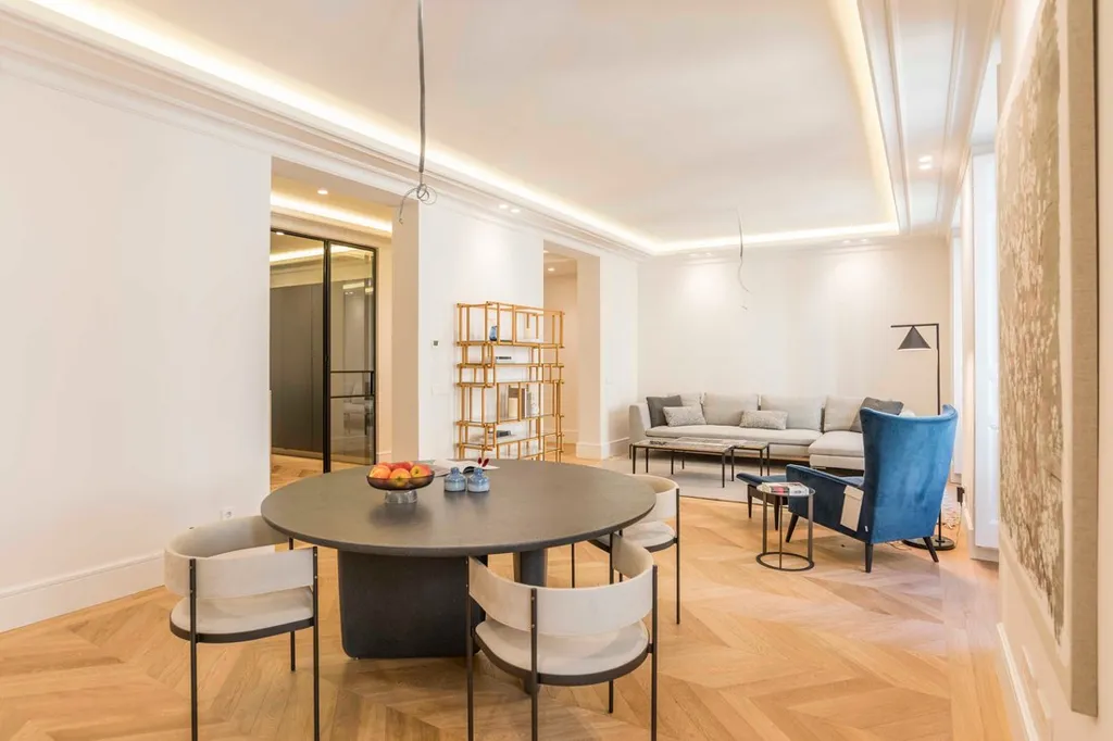 Salle à manger - Historic Flat with Balconies in Cortes, Madrid
