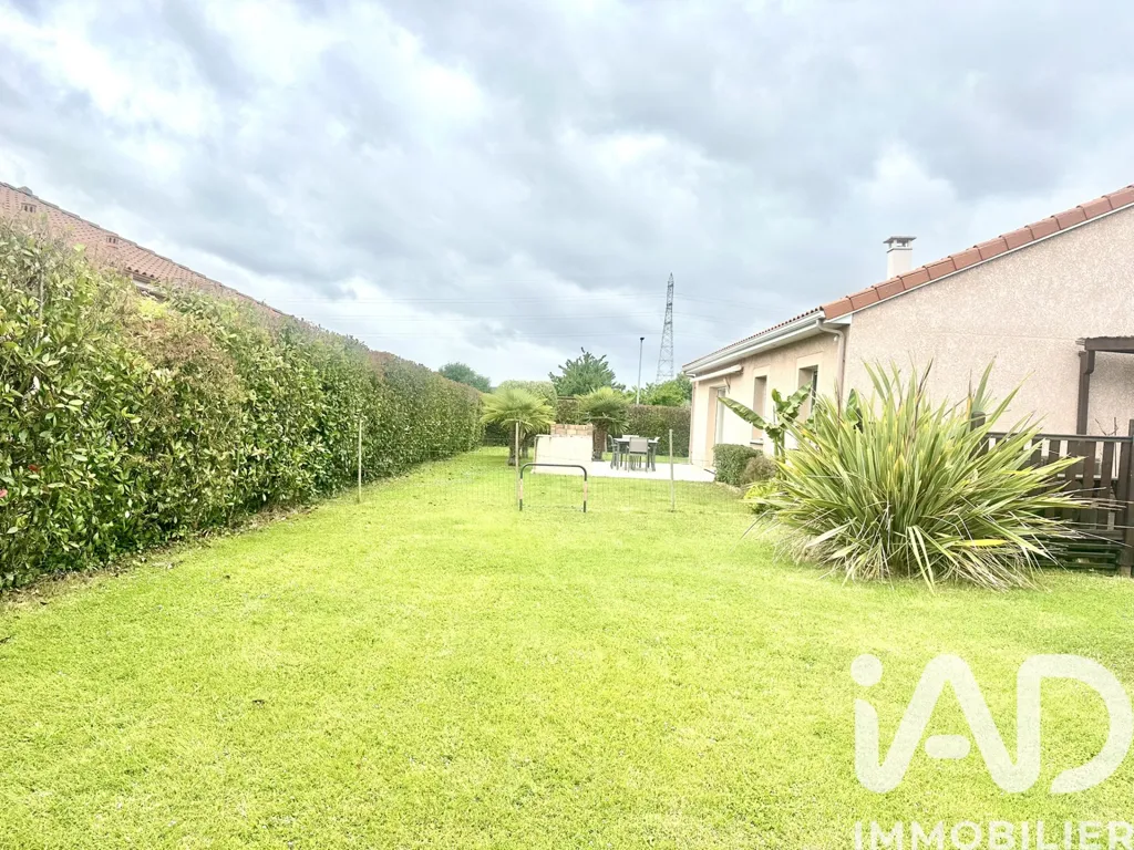 Aed - Modern House with Pool in Borderes-Sur-L'echez