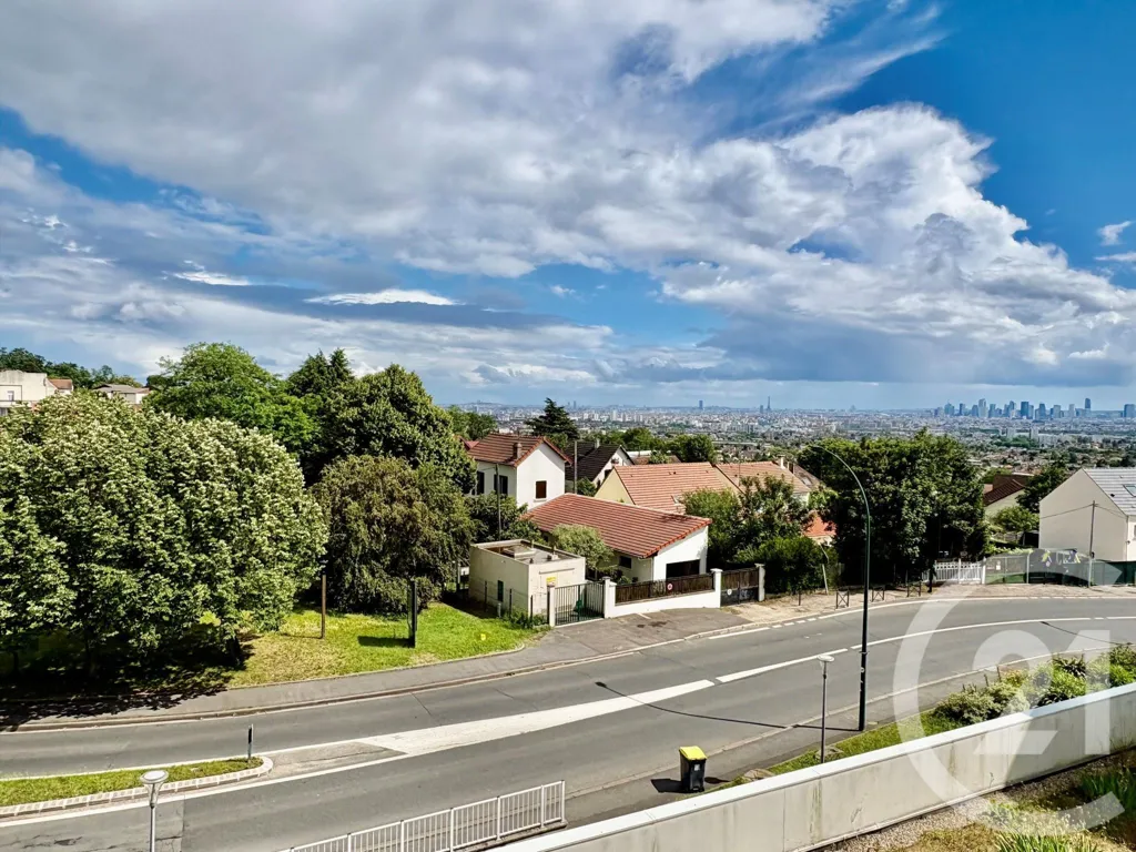 Quiet 2-Bed Flat with Balcony in Sannois