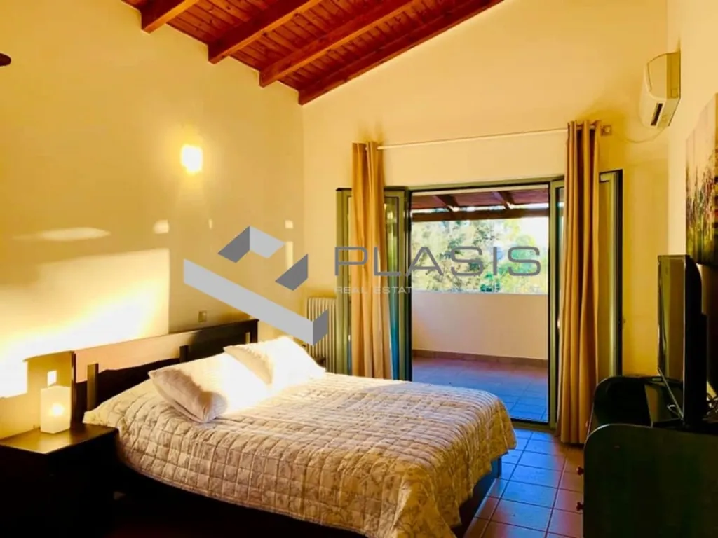 Bedrooms - Detached House with Pool in Anavyssos