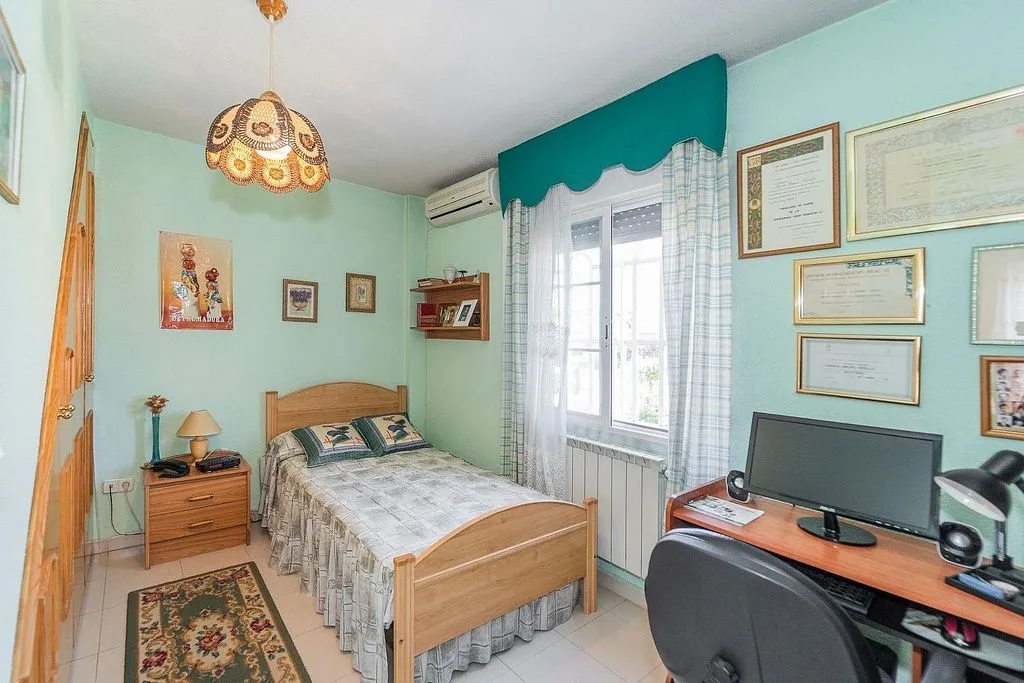 Camere da letto - Terraced Semi-Detached House with Garden in Parla
