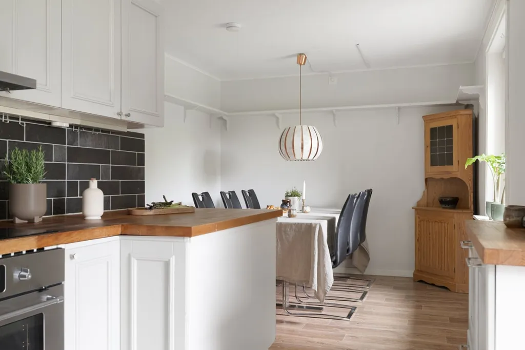 Cuisine - 1½-Storey Villa with Glazed Veranda in Stackedala
