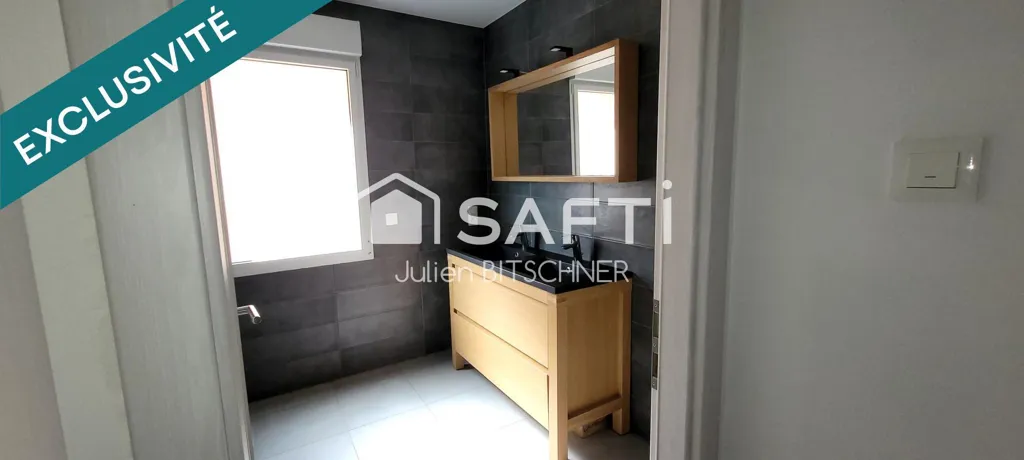 Salles de bain - Maison Moderne avec Jardin à Lorry-Mardigny
