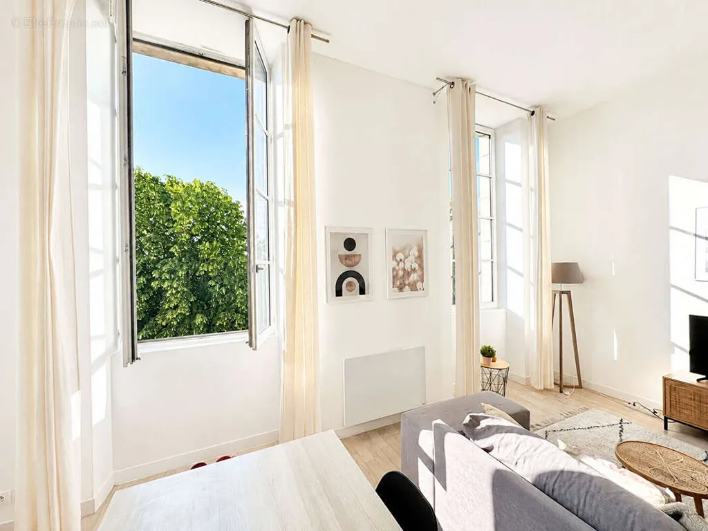 Elutuba - Duplex with Cathedral Ceiling in Poitiers