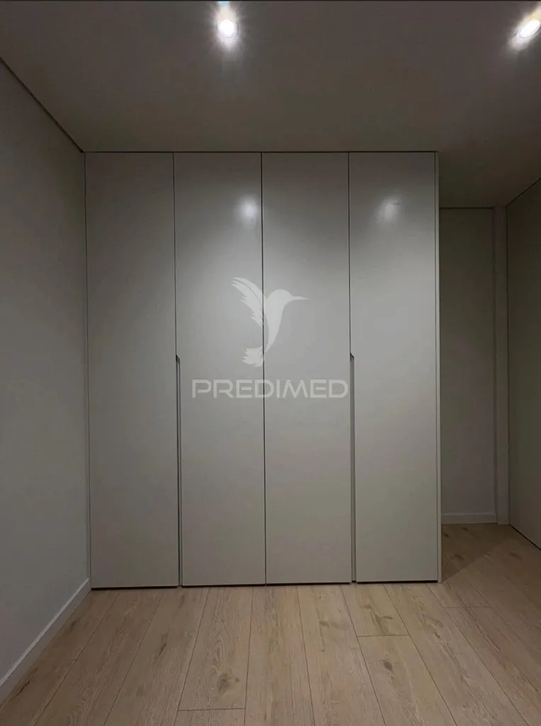 Toad - Modern Studio with Garage in Gondomar S.Cosme