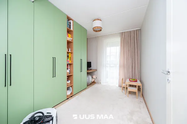 Magamistoad - Modern Flat with Balcony in Loo Village