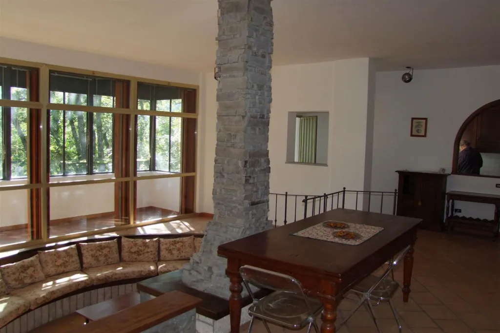 Sala da pranzo - Unique Round-Structured Villa in Pontassieve