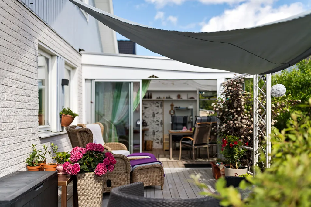 Terrasse - Modern Villa with South Terrace in Popular Area