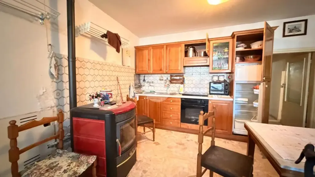 Cuisine - Independent House with Multiple Levels in Ovindoli