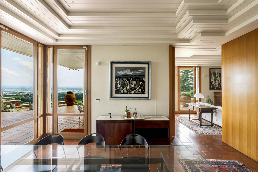 Dining Room - Luxury Villa with Panoramic Views in Turin