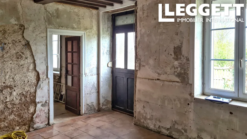 Toad - Renovatable House with Garden in Bernesq