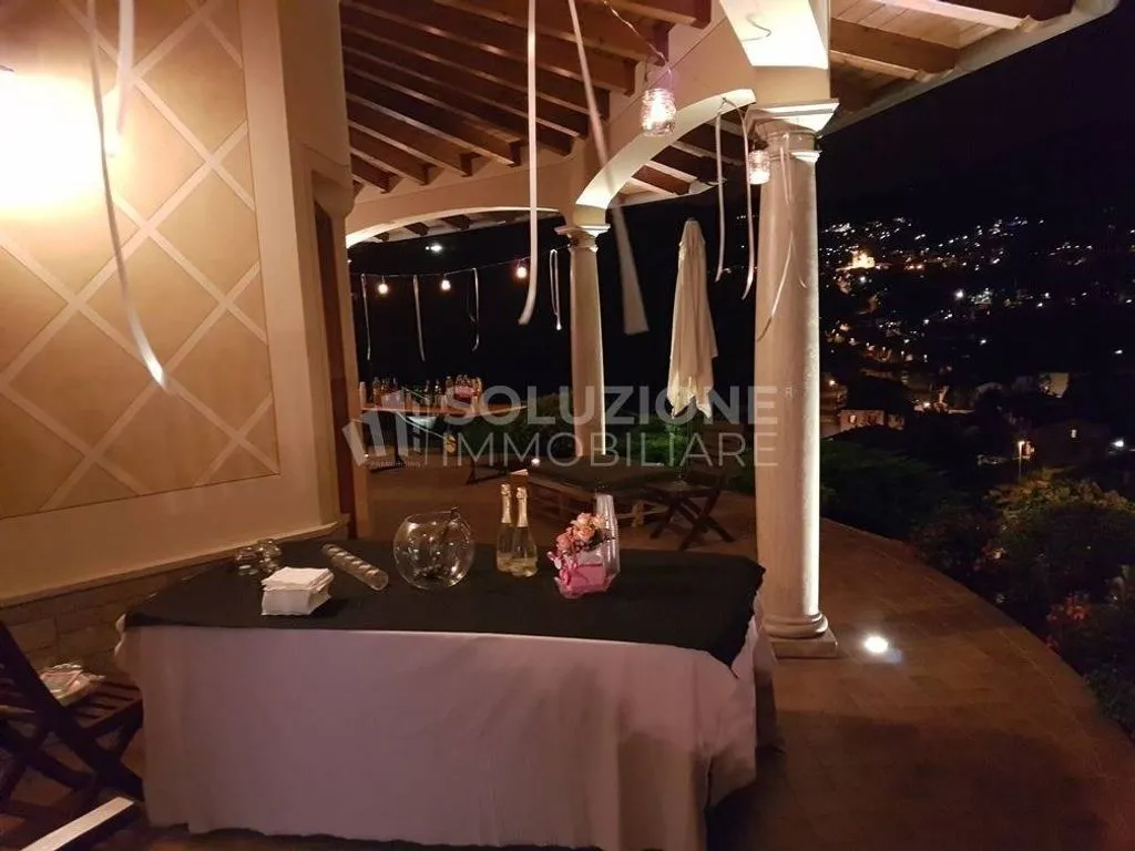 Terrasse - Luxury Villa with Private Garden in Foresto Sparso