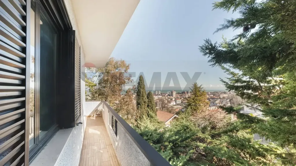 Balcon - Panoramic Apartment with Sea View in Montesilvano