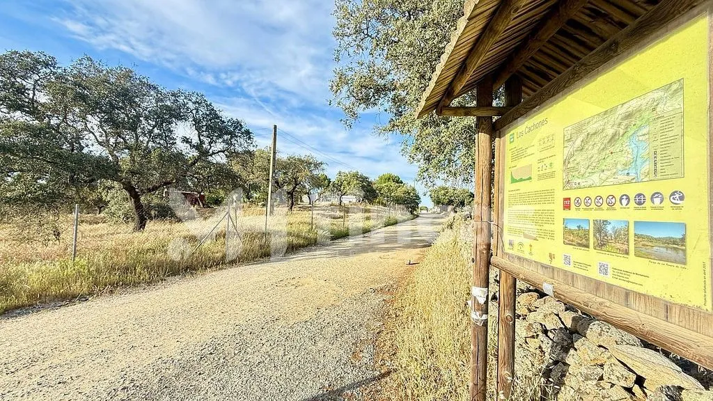 Aed - Rustic Finca with Pool in El Ronquillo