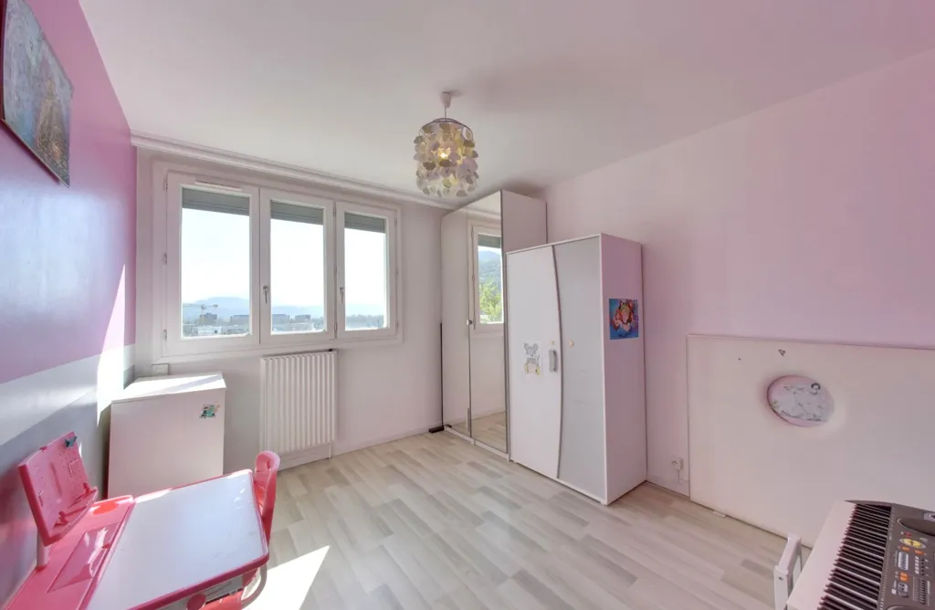 Magamistoad - Family Flat with Balcony in Saint-Martin-d'Hères