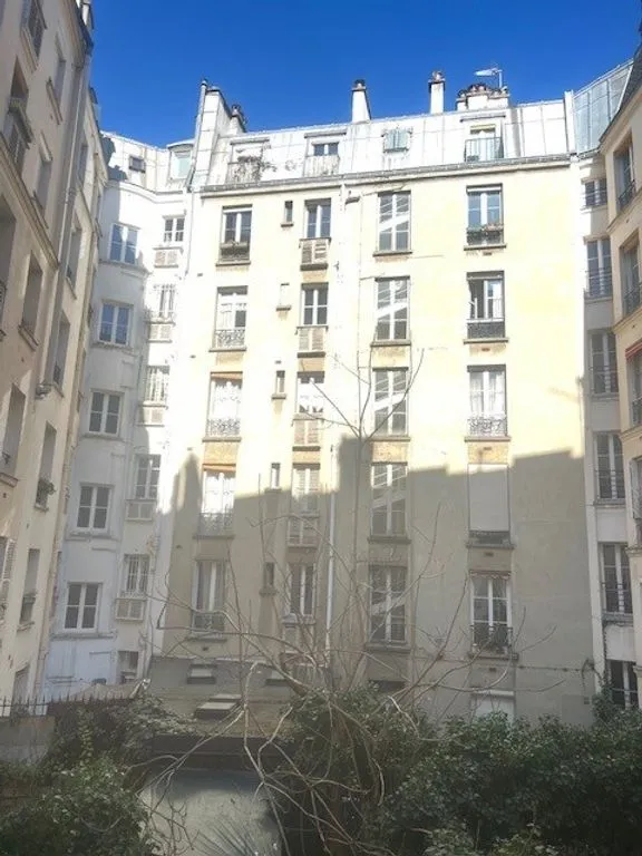 Jardin - Appartement de Luxe avec Double Exposition à Paris