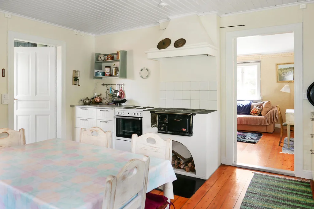 Salle à manger - Renovated Cottage with Lake View in Åmål