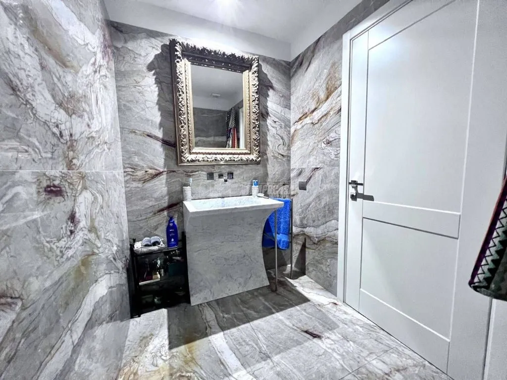 Vannitoad - Penthouse with Pool in Basiglio, Milan