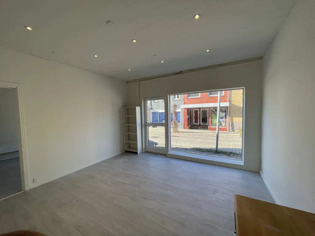 Rooms - Renovated House with Garden in Rødby