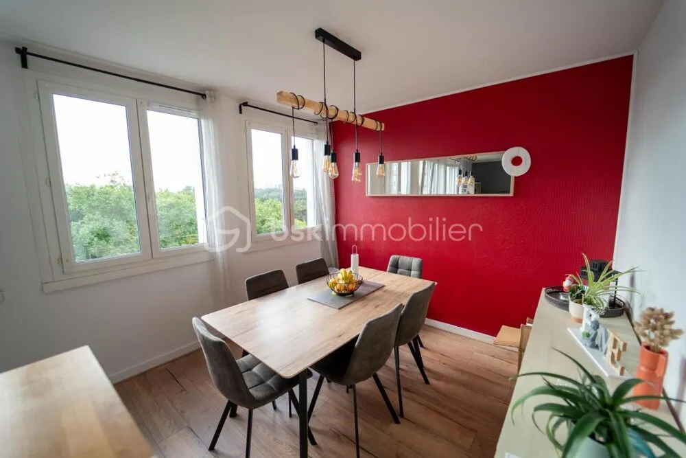 Salle à manger - Appartement Rénové avec Vue Dégagée à Brest