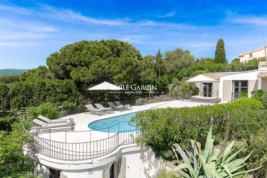 Vue aérienne - Villa Luxueuse avec Piscine à Ramatuelle