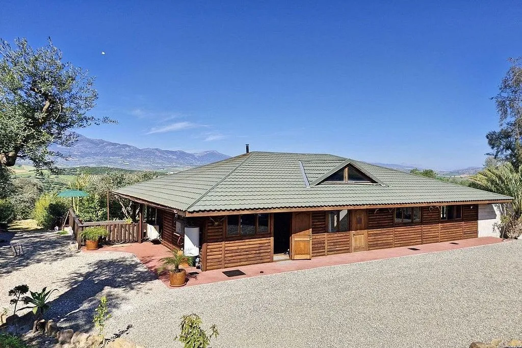 Exterior - Rustic Cottage with Pool in Coín