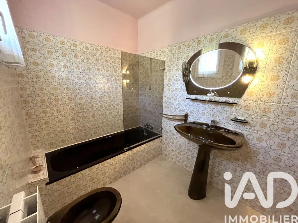 Vannitoad - House with Potential in Bagnols-sur-Cèze