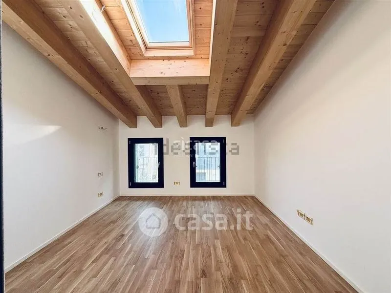 Rooms - Modern Two-Bedroom Flat with Terrace in Dueville Centre