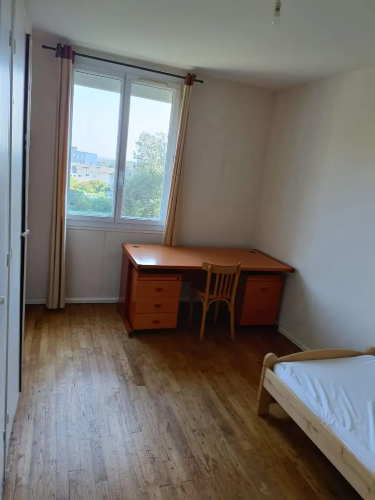 Magamistoad - Furnished 4-Piece Apartment in Angers
