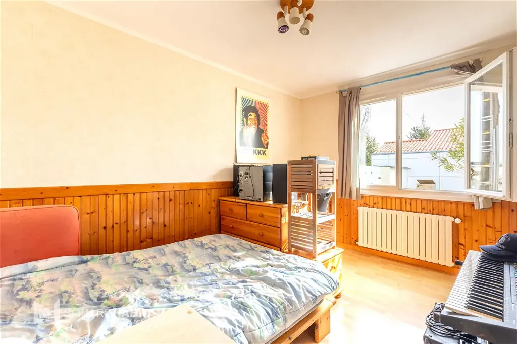 Chambres - Maison avec Terrasses et Dépendance à Challans