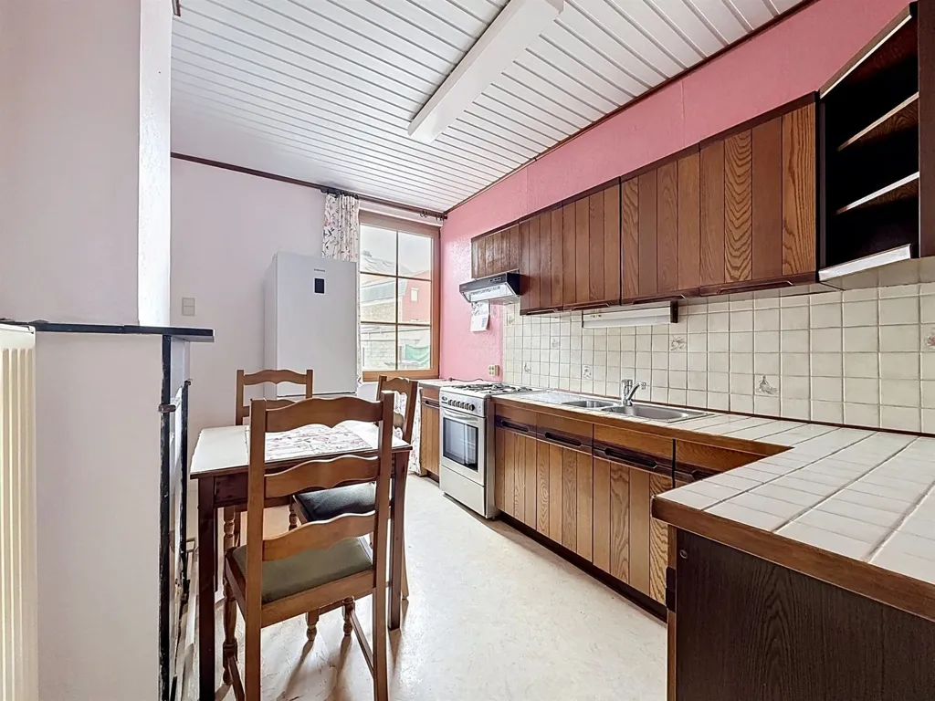 Cuisine - Maison 3 Façades avec Jardin et Terrasse à Roufosse