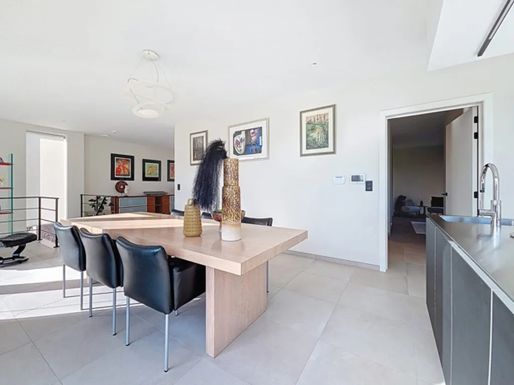 Salle à manger - Villa de Luxe avec Terrasse à Dilbeek