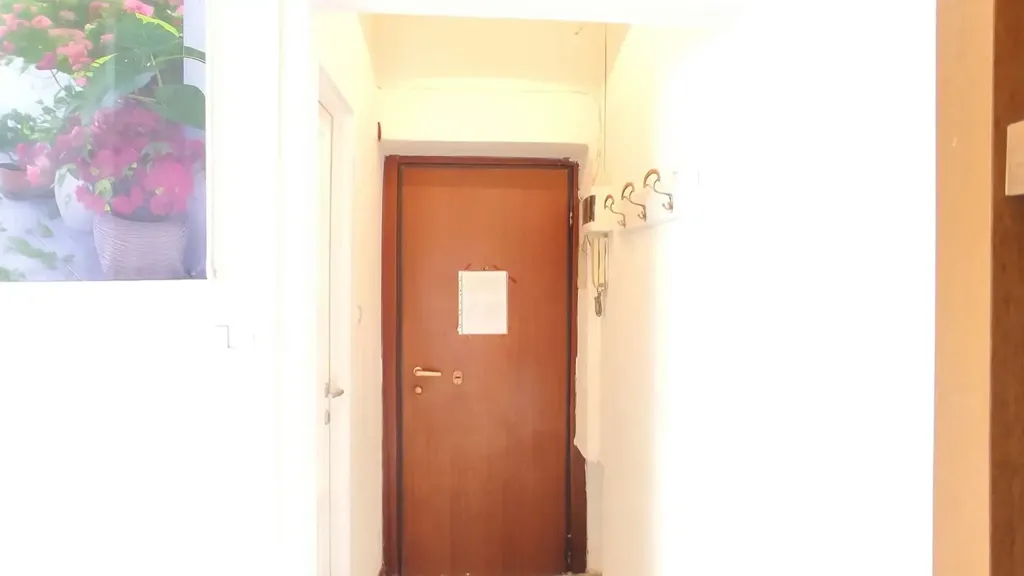 hallway_entrance