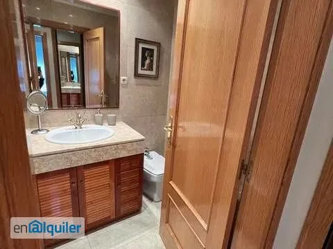 Salles de bain - Modern Flat with Balcony in Delicias, Madrid