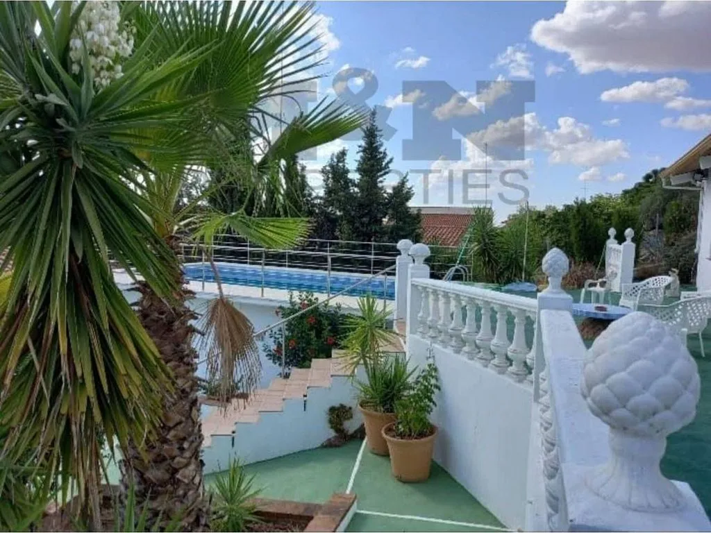 Piscine - Rustic Chalet with Pool in Almendralejo