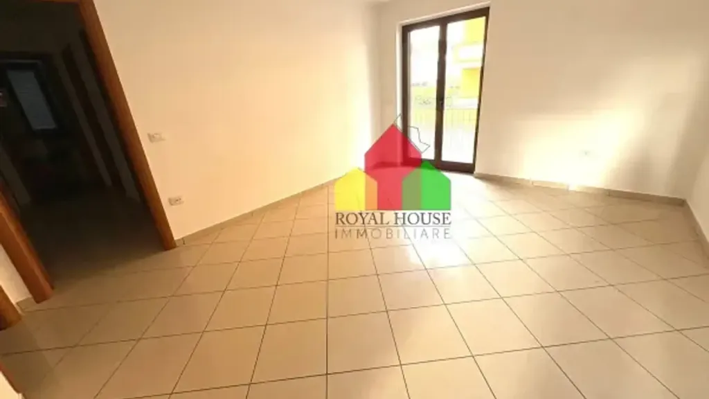 Pièces - 3-Bedroom Apartment with Balcony in Giugliano