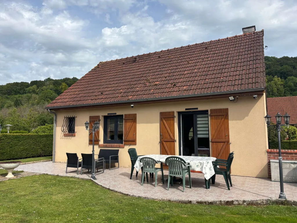 Terrasse - Pavillon avec Jardin et Balcon dans un Quartier Calme