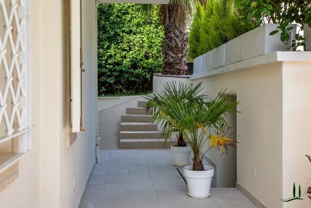 Terrace - Luxury Villa with Pool in Pietrasanta