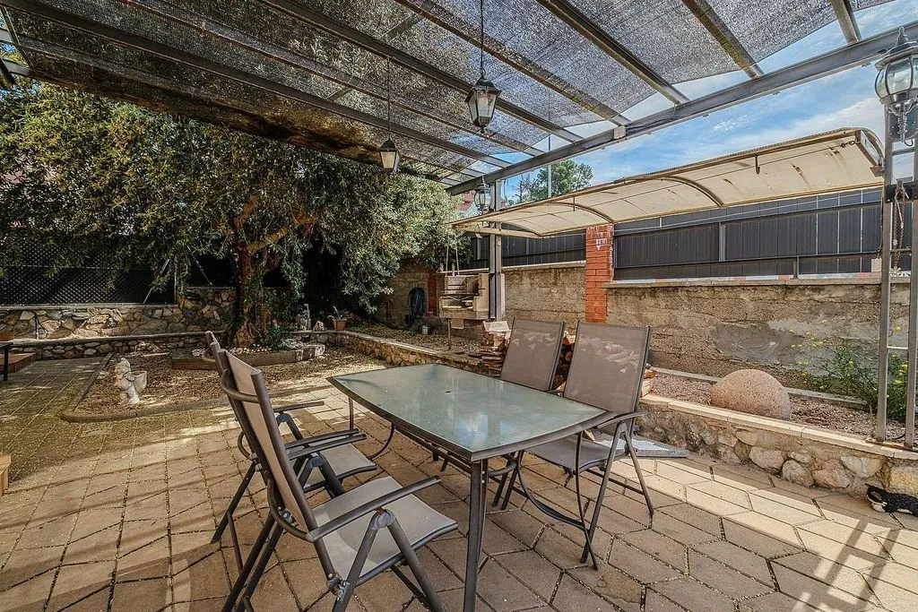 Terrass - Chalet with Pool and Terrace in Abrera