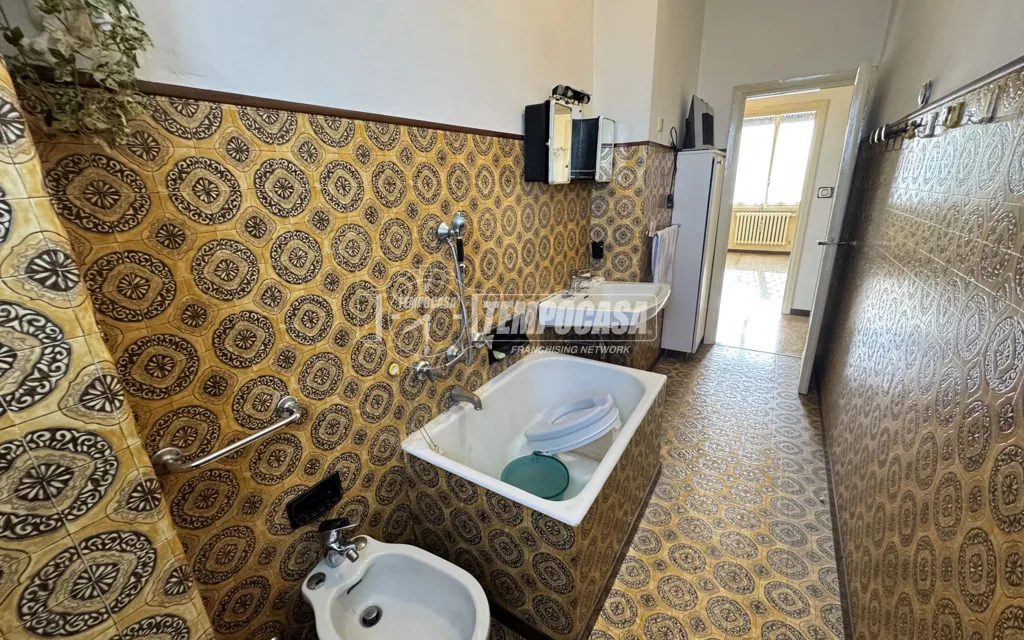 Vannitoad - Quadrilocale to Rethink in Arluno Centre