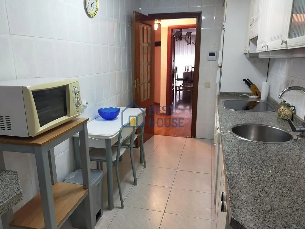 Cuisine - Apartment with Terrace in León's District 7