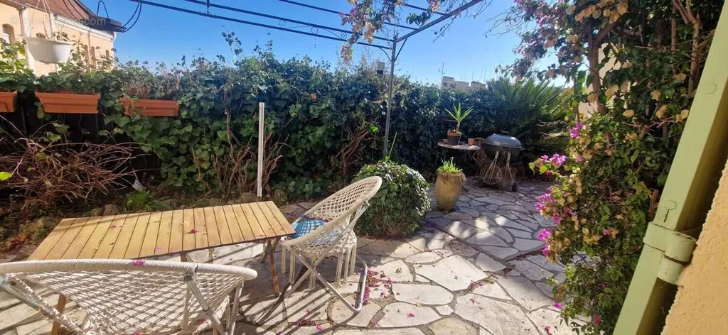 Terrasse - Maison des Années 1930 avec Vue Mer à Grasse