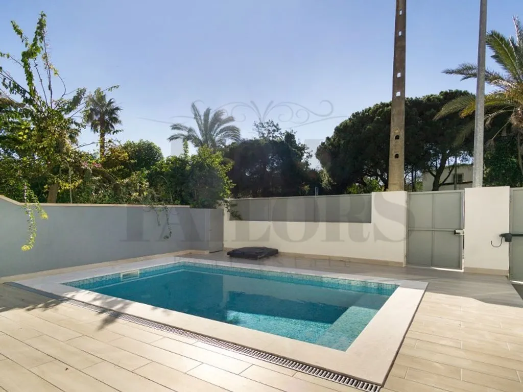 Piscine - Luxury Villa with Pool in Costa da Caparica