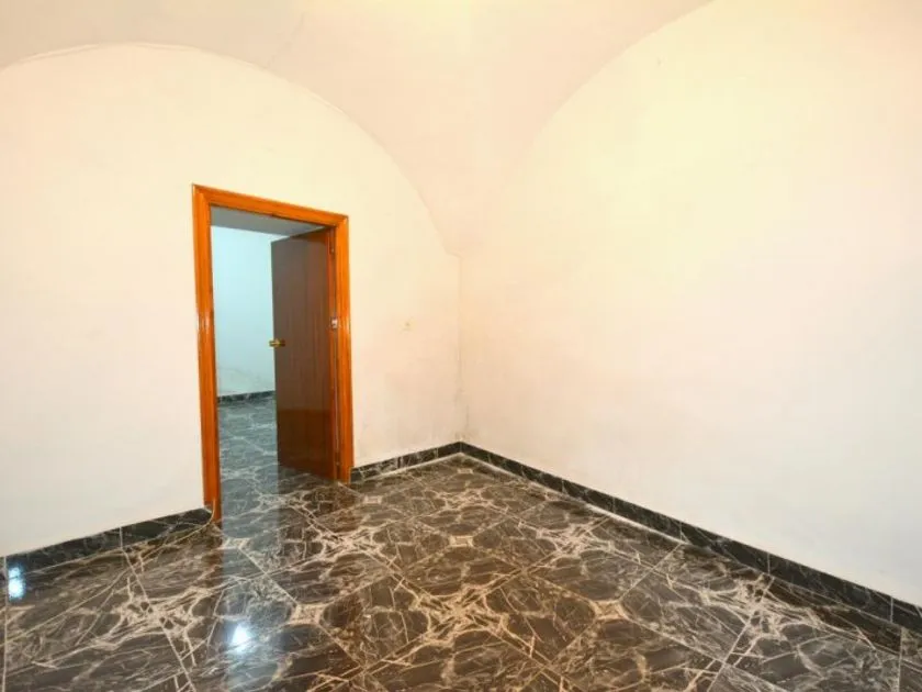 Pièces - Traditional Chalet with Historic Charm in Cáceres