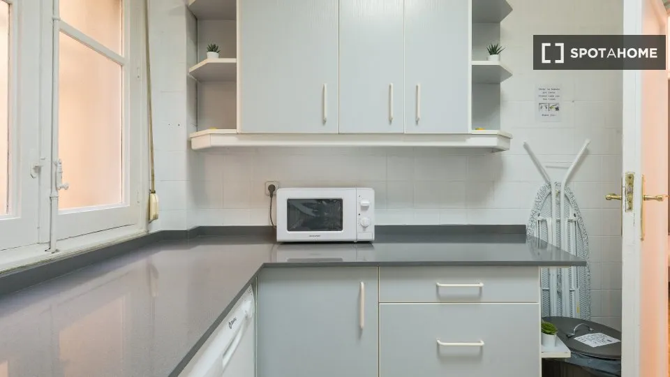 Cuisine - Shared Flat with Modern Design in Salamanca, Madrid
