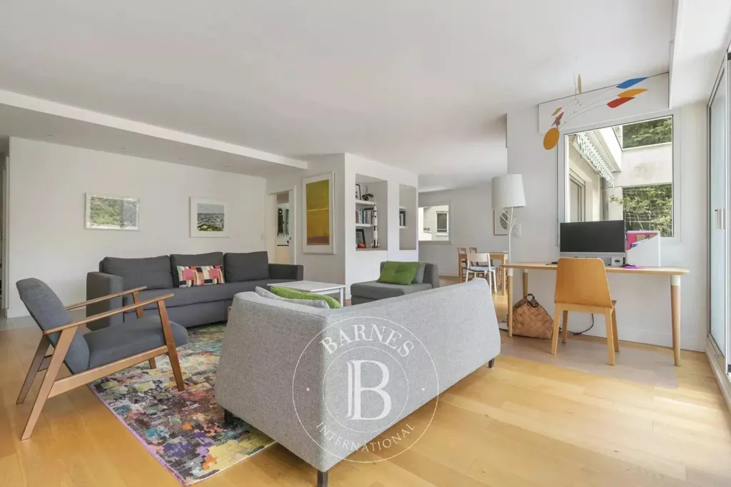 Living Room - Fully Furnished Flat with Balconies in Paris