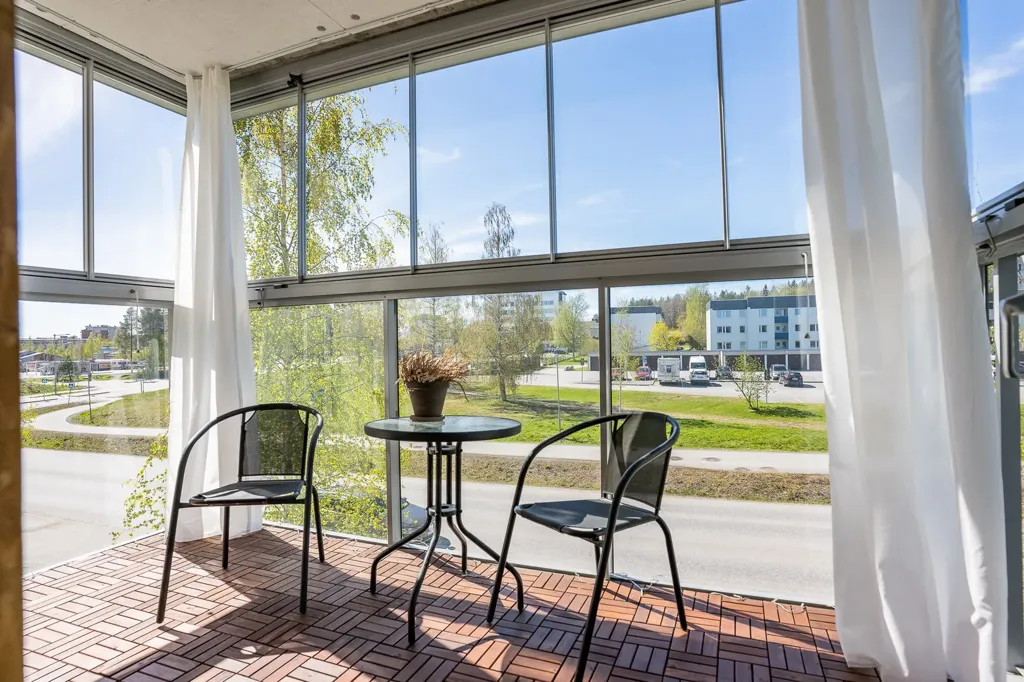 Rõdu - Bright 2nd Floor Flat with Balcony in Umeå
