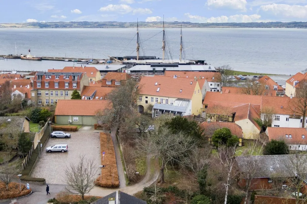 Õhuvaade - Comprehensive Renovated Apartment with Balcony in Ebeltoft