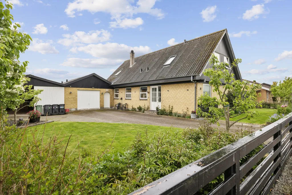 Extérieur - Villa with Terrace in Rosilde, Nyborg