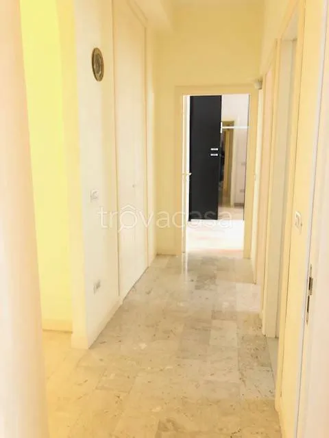 hallway_entrance